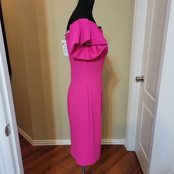 Pink Dress with flutter sleeve - Picture 4 of 7